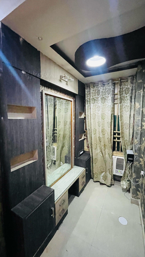 Bathroom 2, The Residency Varanasi, Varanasi