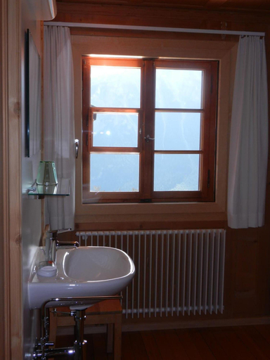 Bathroom 4, Hotel Restaurant Capricorns, Hinterrhein