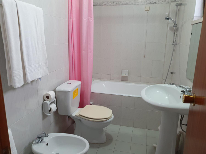Bedroom 3, Hotel Peninsular, Leiria
