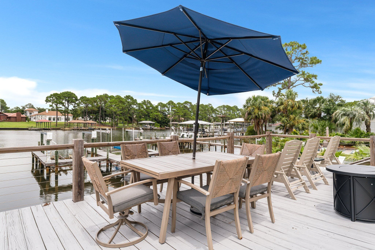 Food & Drinks, Beach Bay Getaway! Bayfront 4BR 4BA House Sleeps 12 Private Pool Boat Dock, Bay
