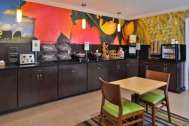 Food & Drinks 5, Fairfield Inn by Marriott Hattiesburg, Forrest