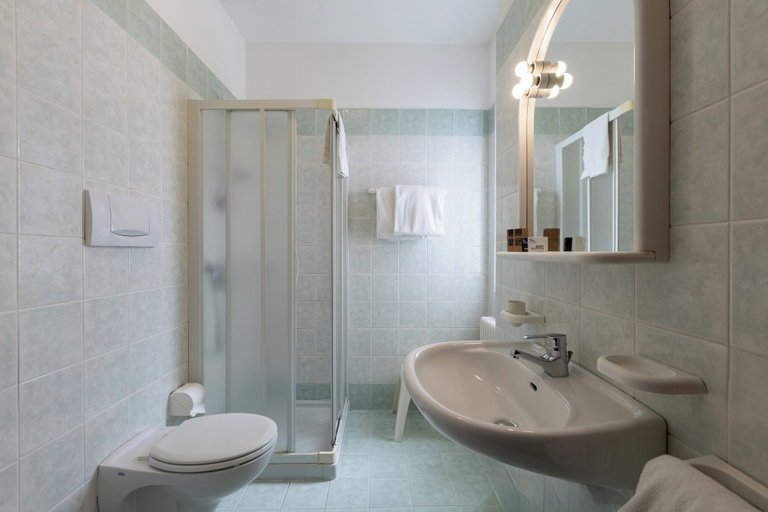 Bathroom 5, Hotel Brione Green Resort, Trento