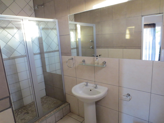 Bathroom 4, Masada Guest House, West Coast