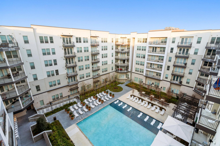 Room 2, Arlington Delightful 2BD 2BA Apartment, Arlington