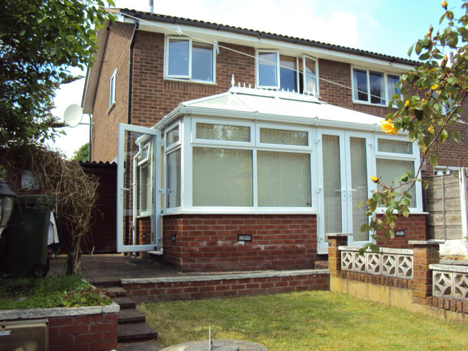 Others 4, Birchwood Private Room for Homestay, Warrington