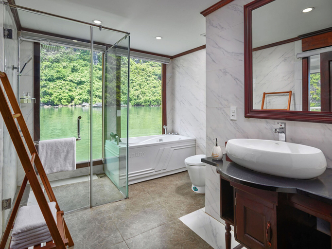 Bathroom 4, Le Journey Calypso & Boutique Pool Cruises, Hạ Long
