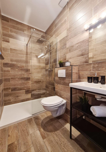 Bathroom 3, B&B Dolac, Zagreb