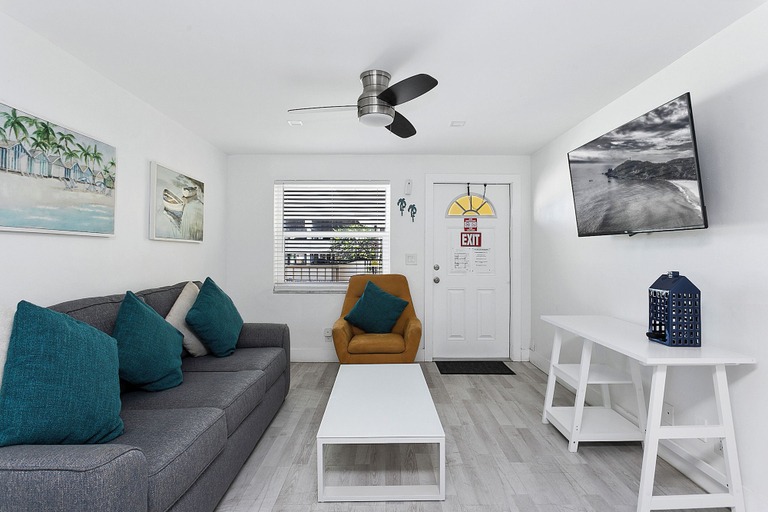Others 5, ULTRA relaxing 2 bed beach&boardwalk apt, Broward