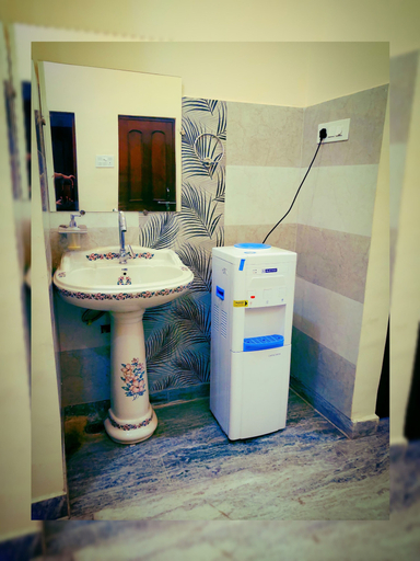 Bathroom, Kashyaam Inn, Varanasi