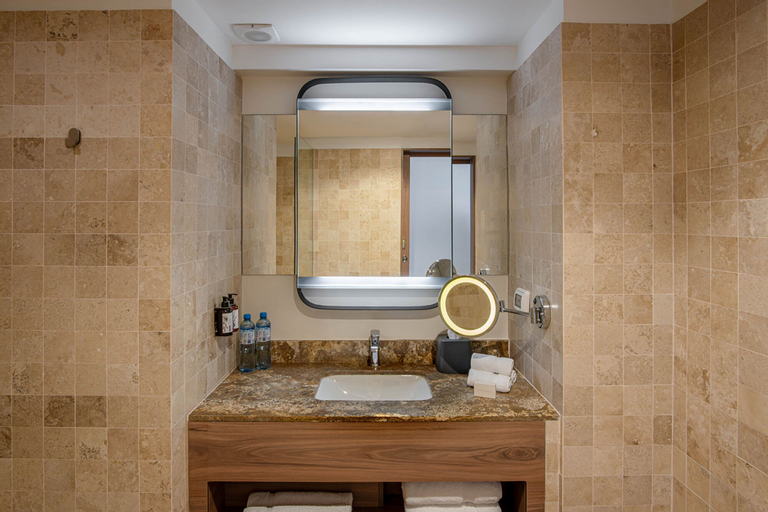 Bathroom 10