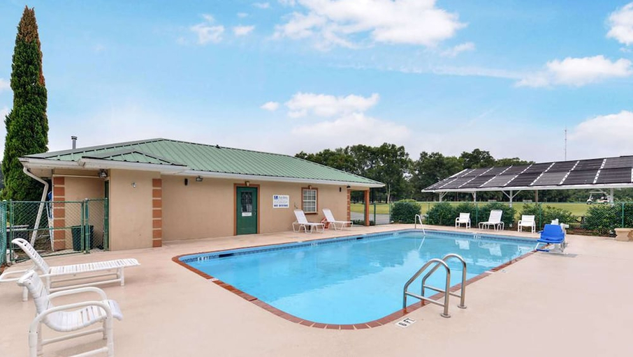Sport & Beauty 5, Wildwood Inn, Wakulla
