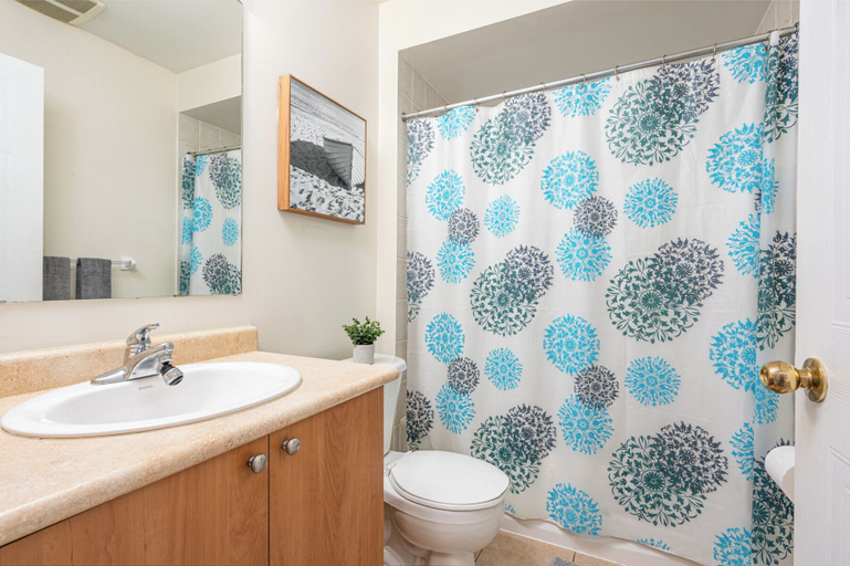 Bathroom 3, Cozy 1 Bedroom Townhouse, Peel