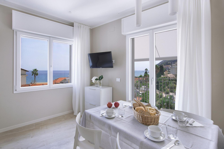 Others 4, Residence Dolcemare, Savona