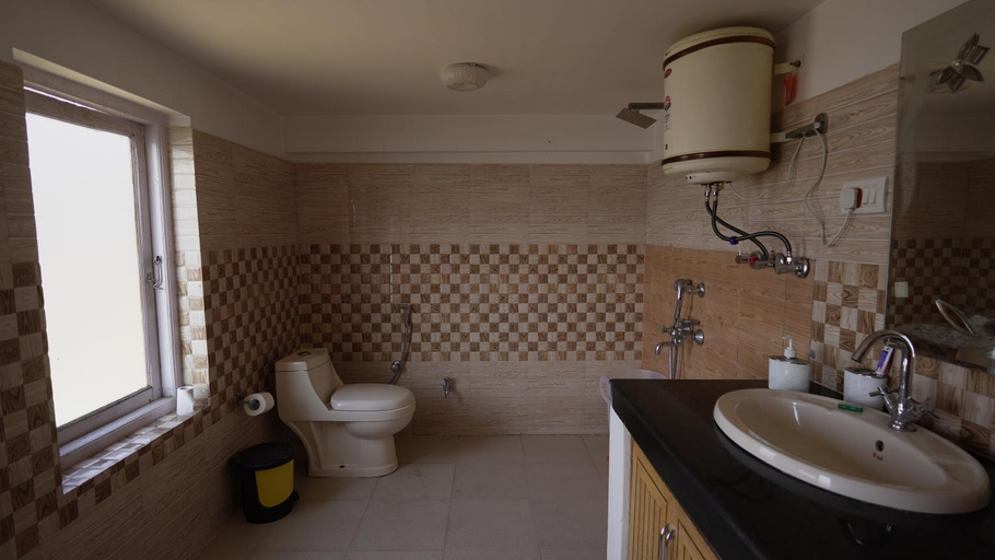 Bathroom 3, BARFI MANALI, Kullu