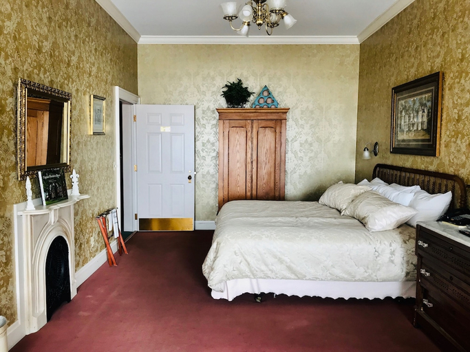 Bedroom 2, Kingsley Inn, Lee