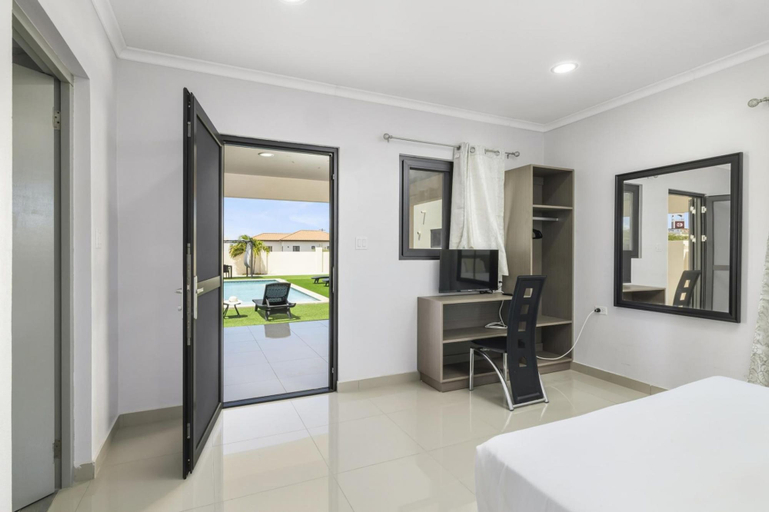 Bedroom 3, NEW 4br4ba Villa Across of Palmbeach w Pvt Pool