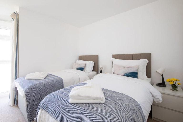 Bedroom 4, Beachfront Apartment With Panoramic Sea Views, West Sussex