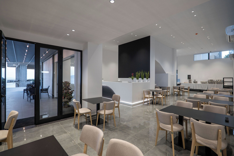 Food & Drinks 5, Arrei Hotel, Sarandës