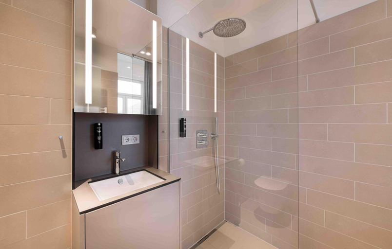 Bathroom, OBERDECK Studio Apartment House, Hamburg