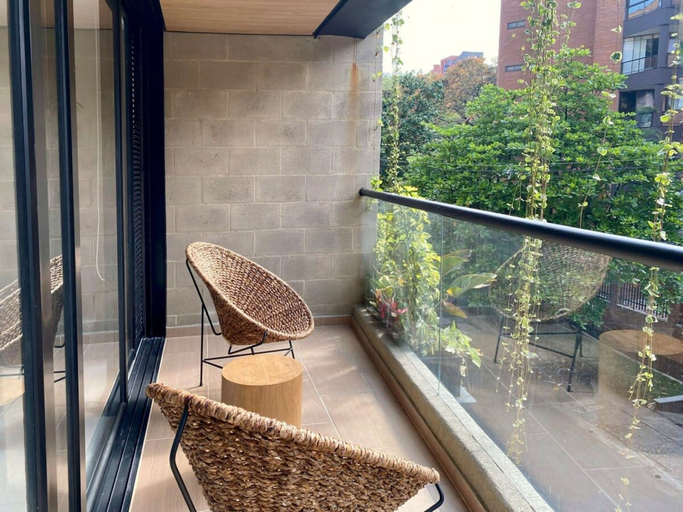 Room 2, w Beautiful 3BR w Terrace n AC in Laureles, Medellín