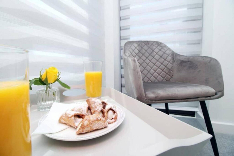 Food & Drinks 5, Dray Court - Luxury 2 Bedroom Apartment, Cardiff