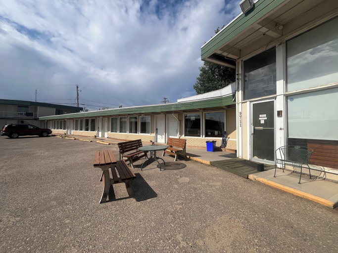 Exterior & Views 2, Caravan Motel, Peace River