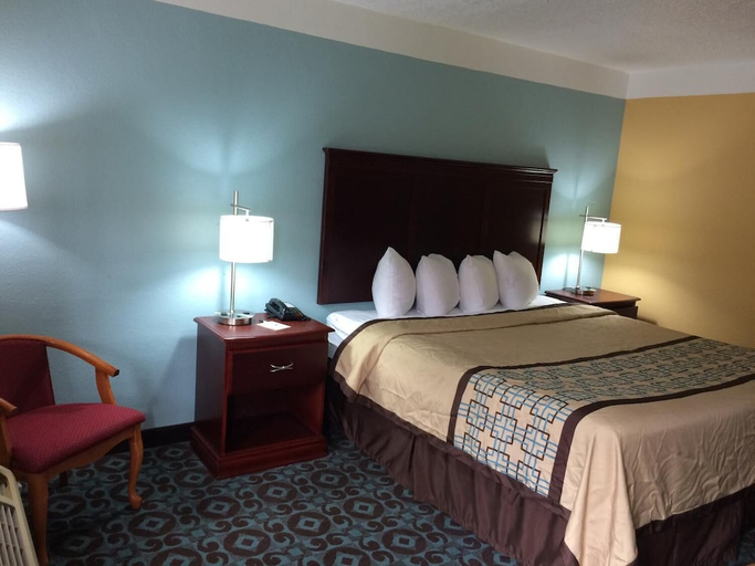 Bedroom 4, Econo Lodge, Jefferson