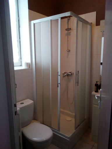 Bathroom 5, Les 4 Montagnes, Isère