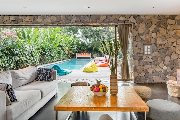 Others 4, Wahyu wonderful 4Bd villa with huge garden and 2 pools, Denpasar