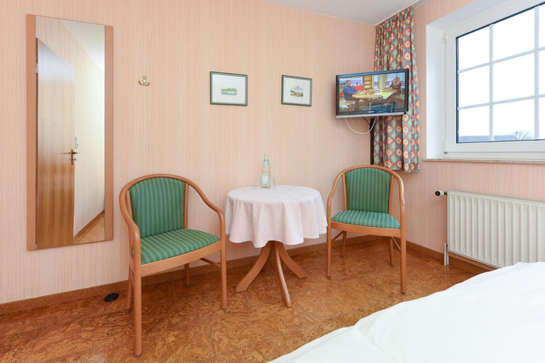 Bedroom 4, Hotel-Pension Stortebeker, Wittmund