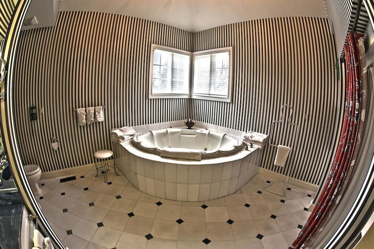 Bathroom, The Bertram Inn & Conference Center Trademark Col, Portage
