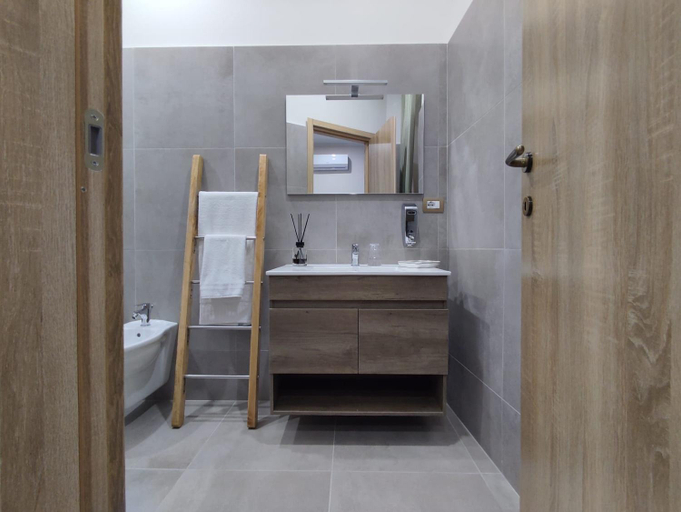 Bathroom 4, Casa Patou, Benevento