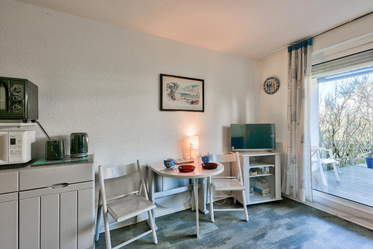 Others 5, Lacanau - Plage a 200 m - Appart 4 pers & terrasse, Gironde
