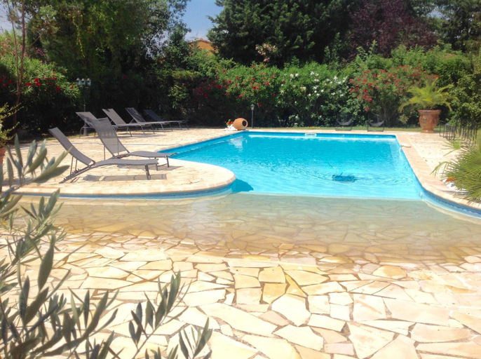 Swimming pool 5, Les Muscades des Alpilles, Bouches-du-Rhône