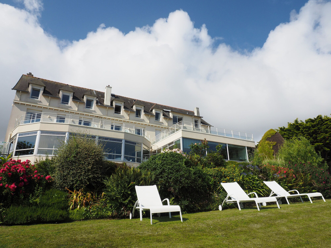 Exterior & Views 2, Hôtel de Carantec, Finistère
