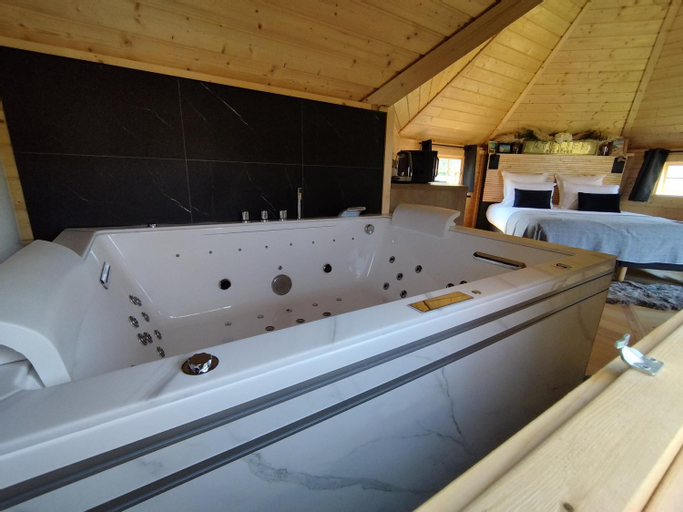 Bathroom 9