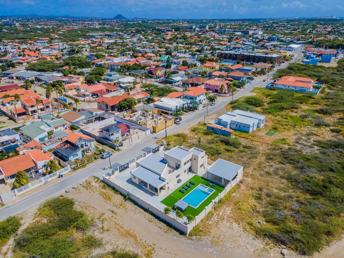 Exterior & Views 2, NEW 4br4ba Villa Across of Palmbeach w Pvt Pool