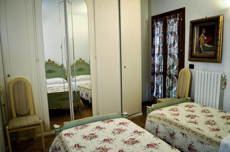 Bedroom 4, Bed and Breakfast il Giardino, Bologna