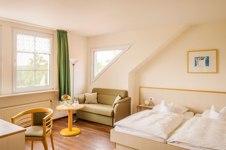 Bedroom 2, Krugers Gutsstube, Märkisch-Oderland