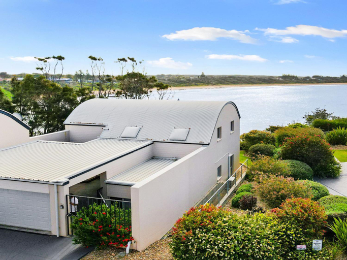 Sandy Cove, Shoalhaven - Pt B