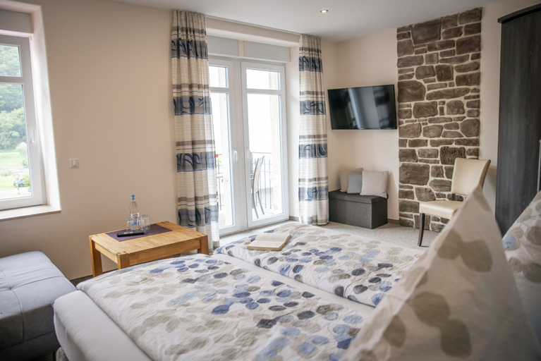 Bedroom 4, Landgasthof Winzerscheune, Cochem-Zell