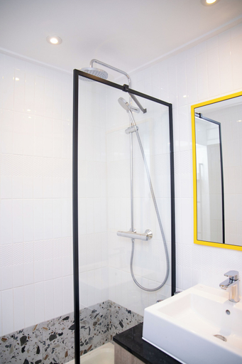 Bathroom 5, Ibis Styles Abidjan Marcory, Abidjan
