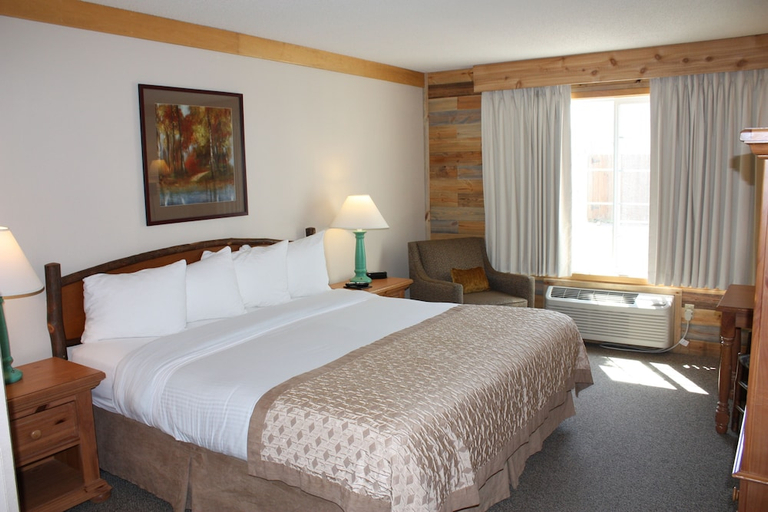 Bedroom 2, Flat Creek Inn And Suites, Sawyer