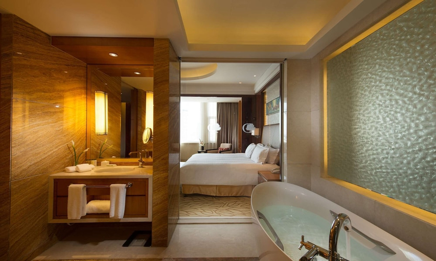 Bathroom 3, DoubleTree by Hilton Qinghai Golmud, Haixi Mongol and Tibetan