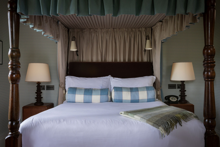 Bedroom 2, Cavendish Hotel, Derbyshire