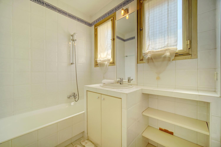 Shower 4, comfortable, superb south terrace, Alpes-Maritimes