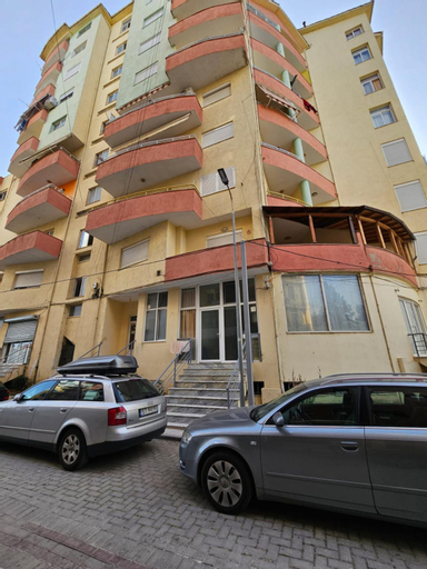 Drion Apartment with lake view, Pogradecit