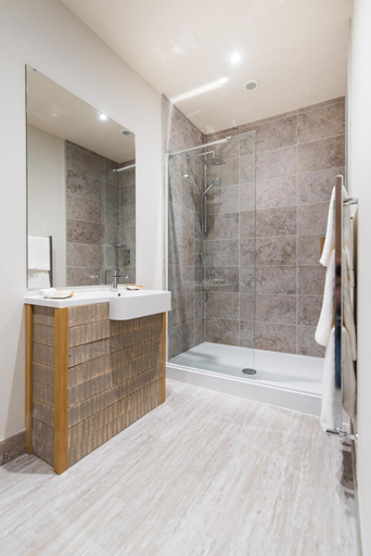 Bathroom 3, Forest, Lancashire