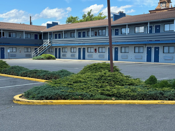 Exterior & Views 2, Ritz Motel, Union