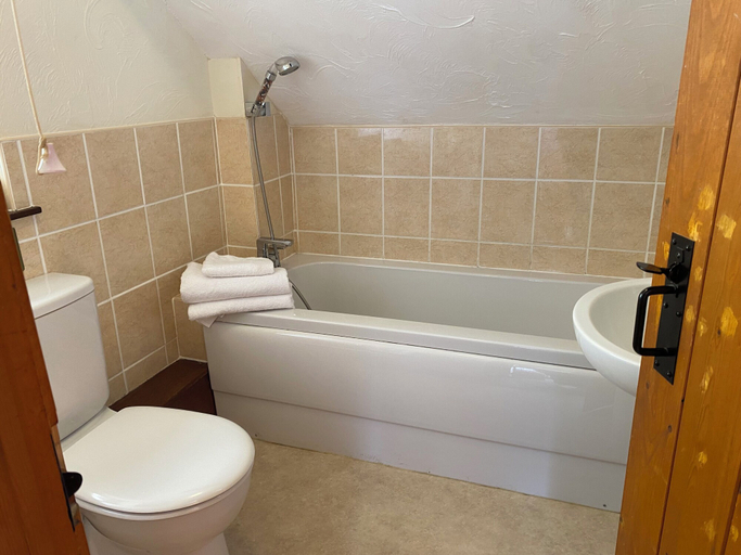 Bathroom 3, Craven Garth Cottages, North Yorkshire